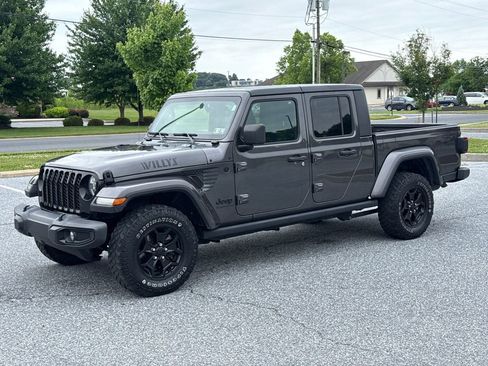 Used 2021 Jeep Gladiator Sport AWD/4WD image 3