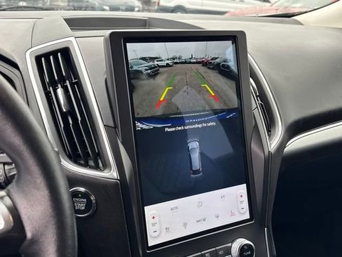 Used 2024 Ford Edge Titanium image 18