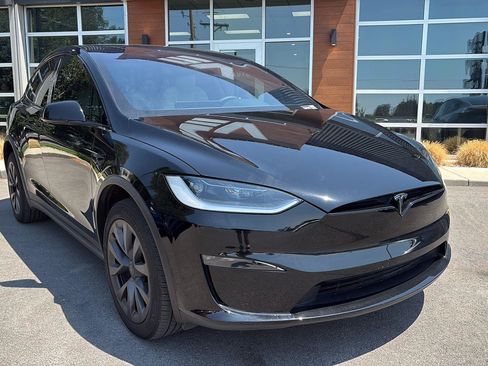 Used 2025 Tesla Model X AWD/4WD image 2