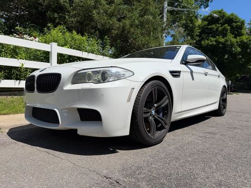 Used 2013 BMW M5 RWD image 11