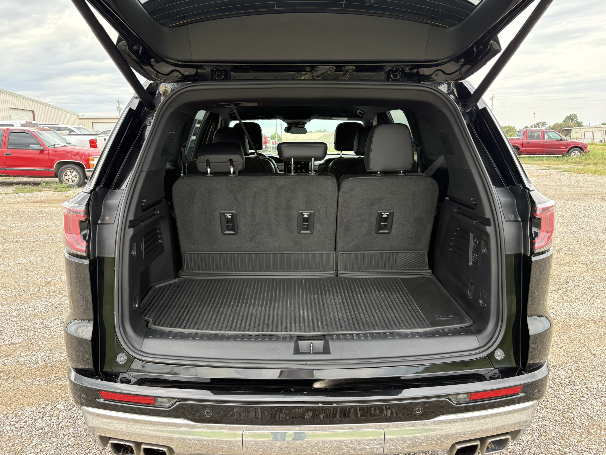 Used 2024 GMC Acadia Denali w/ LPO, Floor Liner Package AWD/4WD image 25