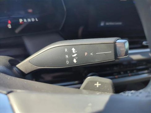 Used 2025 Chevrolet Equinox LT image 11