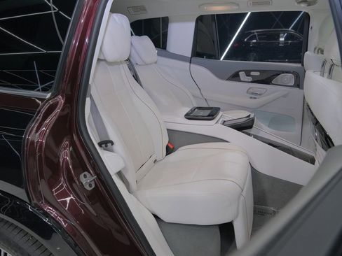 Used 2022 Mercedes-Benz Maybach GLS 600 4MATIC image 38