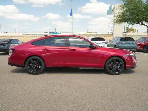 Used 2025 Honda Accord Sport image 4