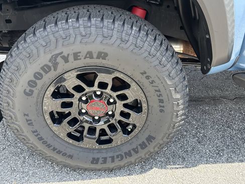 Used 2018 Toyota Tacoma TRD Pro AWD/4WD image 18