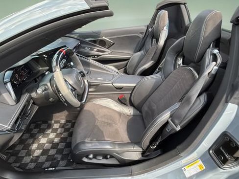 Used 2024 Chevrolet Corvette Stingray Preferred Conv w/ Stealth Interior Trim Package RWD image 19