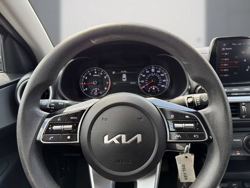 Used 2023 Kia Forte LXS w/ LXS Technology Package FWD image 20