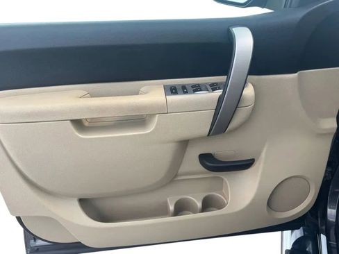 Used 2010 GMC Sierra 1500 SLE w/ Power Pack Plus image 11