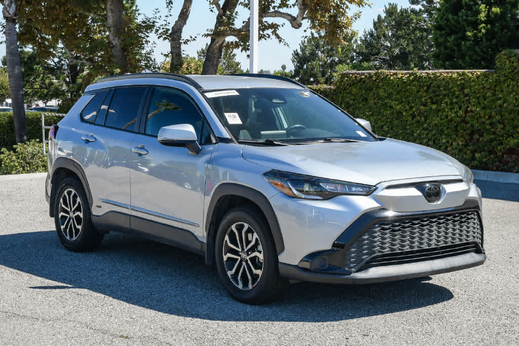 Used 2023 Toyota Corolla Cross AWD Hybrid image 3