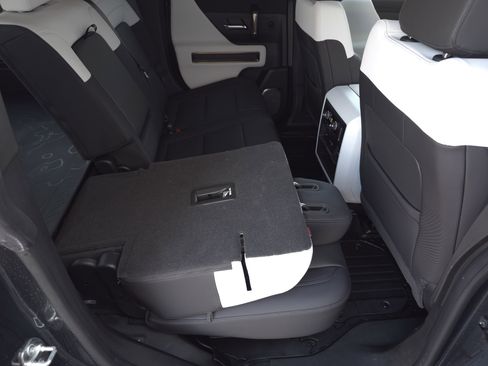 Used 2025 GMC Hummer EV 3X image 44