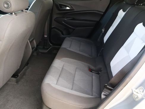 Used 2025 Chevrolet Trax LS w/ LS Convenience Package image 18