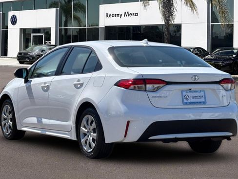 Used 2022 Toyota Corolla LE image 6