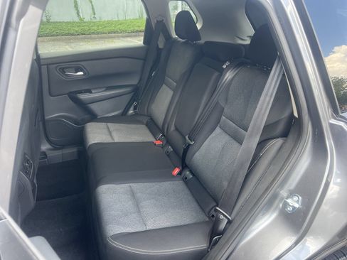 Used 2025 Nissan Rogue SV AWD/4WD image 16