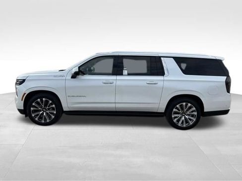Certified 2025 Chevrolet Suburban High Country AWD/4WD image 2