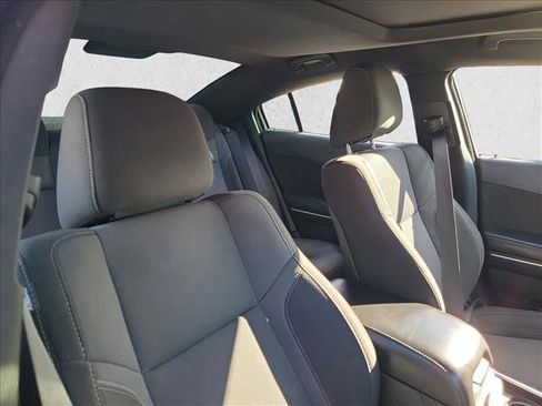 Used 2018 Dodge Charger SXT Plus w/ Driver Convenience Group image 16