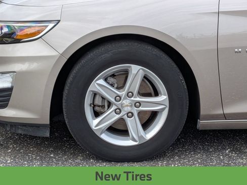 Used 2025 Chevrolet Malibu LT FWD image 13