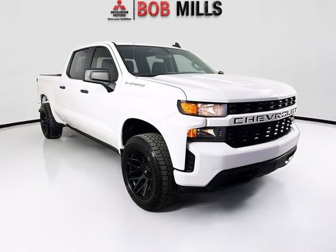 Used 2022 Chevrolet Silverado 1500 Custom image 1