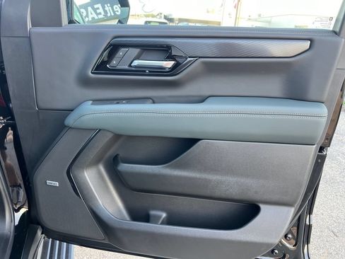 New 2026 GMC Yukon AT4 w/ AT4 Premium Package AWD/4WD image 37