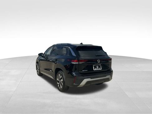 Certified 2025 Volkswagen Tiguan S image 3