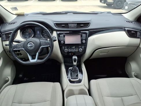 Used 2018 Nissan Rogue Sport SL w/ SL Premium Package FWD image 10