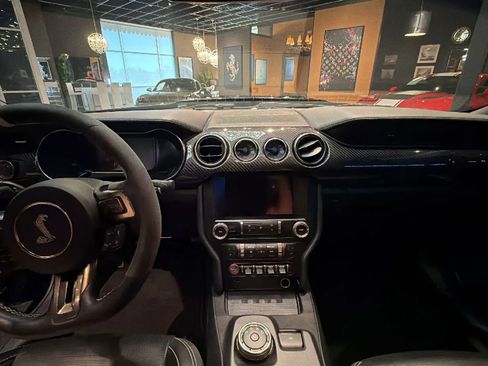 Used 2021 Ford Mustang Shelby GT500 w/ Technology Package RWD image 9