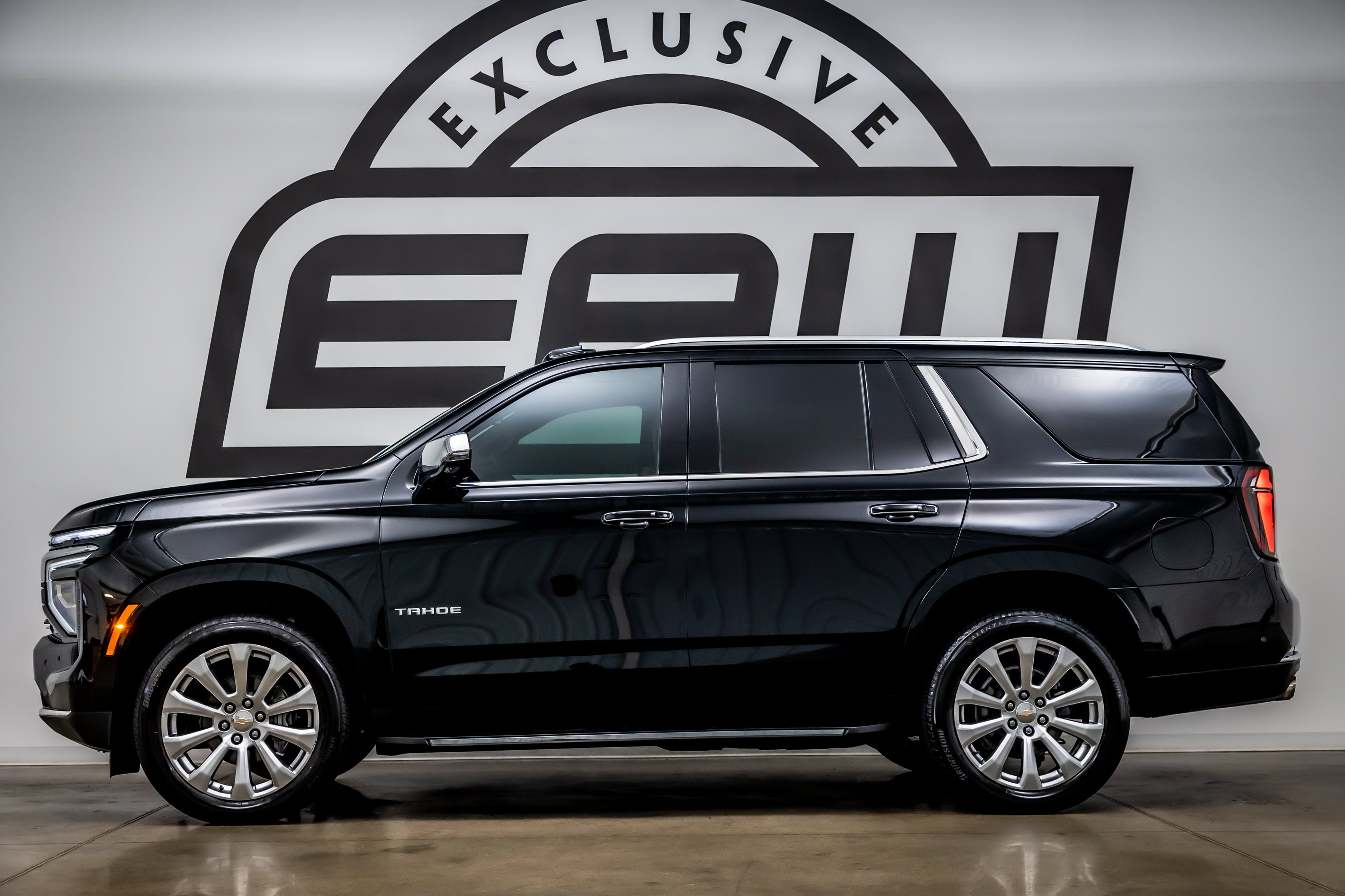 Used 2025 Chevrolet Tahoe Premier RWD image 6