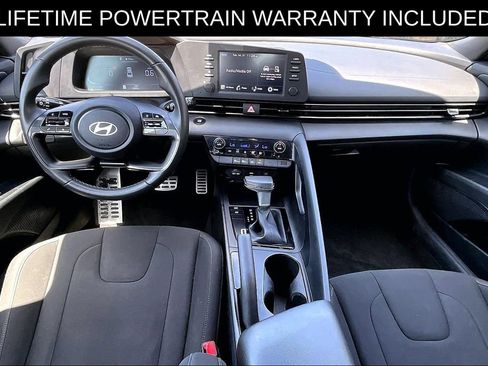 Used 2025 Hyundai Elantra Sport FWD image 17