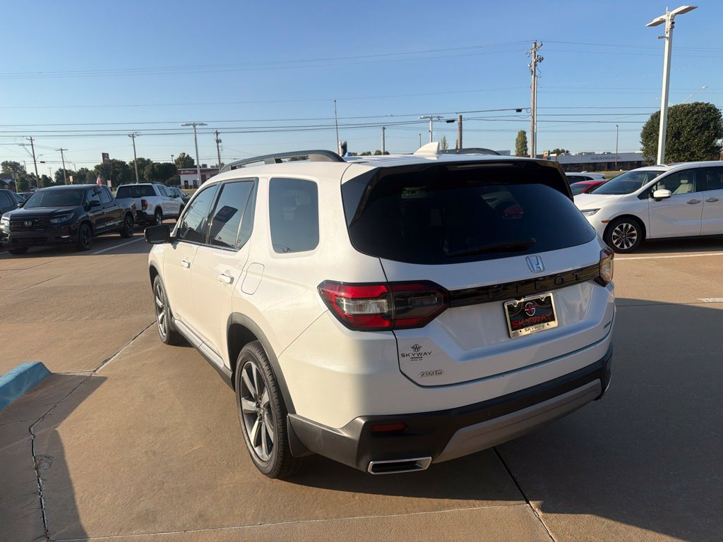 Used 2023 Honda Pilot Elite image 8