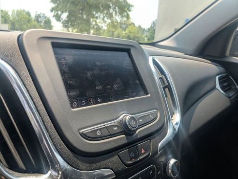 Used 2024 Chevrolet Equinox LT FWD image 23