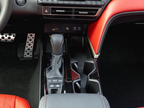 New 2026 Toyota Camry Hybrid FWD image 11