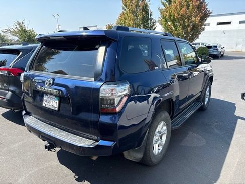 Certified 2022 Toyota 4Runner SR5 AWD/4WD image 2
