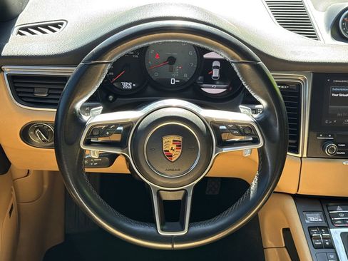 Used 2017 Porsche Macan S image 24