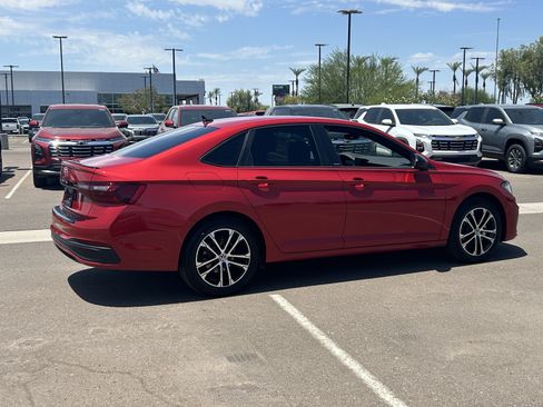 Used 2025 Volkswagen Jetta Sport FWD image 5