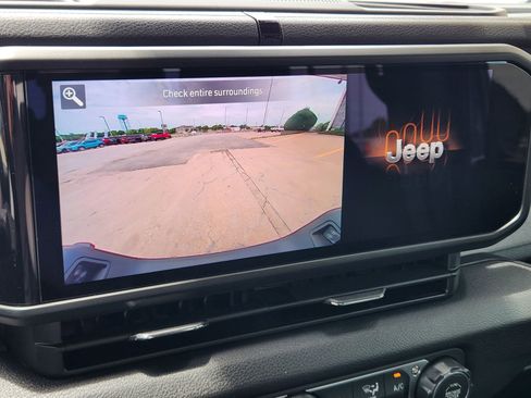 New 2026 Jeep Gladiator Sport AWD/4WD image 17