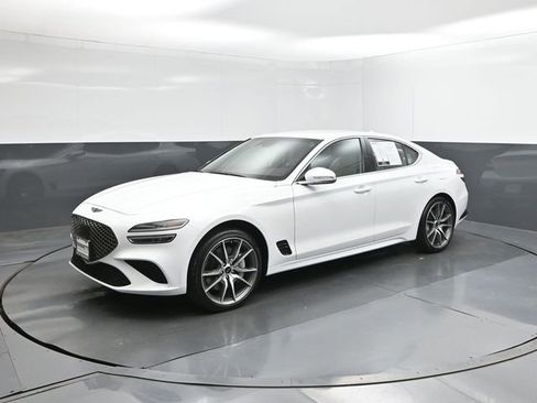 Used 2025 Genesis G70 2.5T image 34