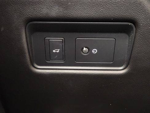 Used 2021 Jaguar F-PACE S image 22