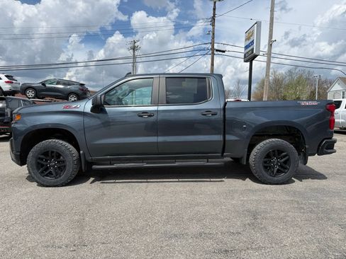 Used 2019 Chevrolet Silverado 1500 Custom Trail Boss w/ Custom Convenience Package AWD/4WD image 4