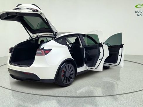 Used 2023 Tesla Model Y Performance AWD/4WD image 18