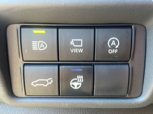 Used 2023 Toyota Highlander Platinum image 18