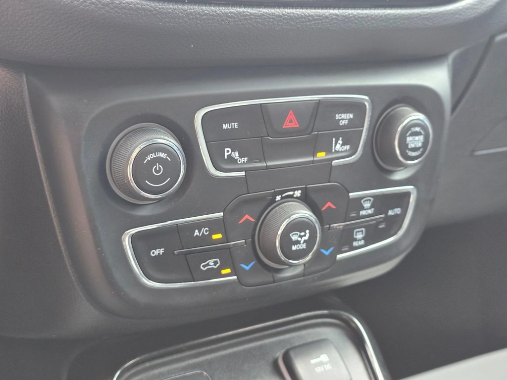 Used 2018 Jeep Compass Limited w/ Navigation Group FWD image 19