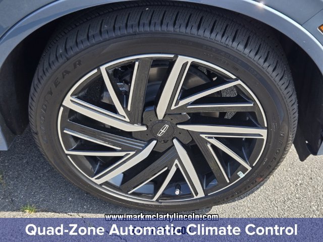 New 2026 Lincoln Aviator Black Label w/ Black Label Special Edition AWD/4WD image 16