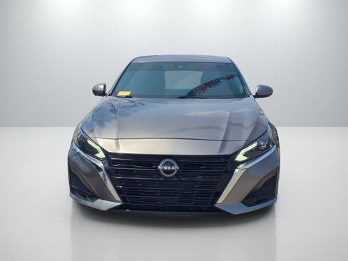 Used 2023 Nissan Altima 2.5 SL FWD image 2