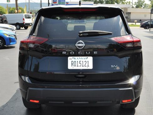 Used 2024 Nissan Rogue SV image 24