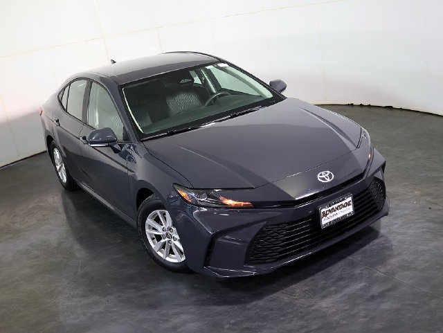 Used 2025 Toyota Camry LE FWD image 7