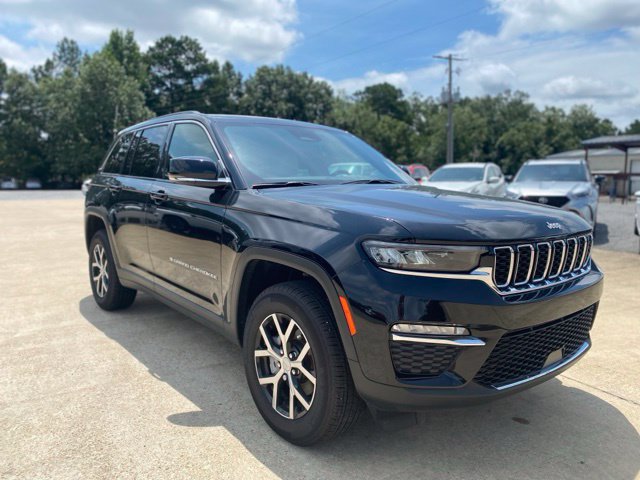 Used 2025 Jeep Grand Cherokee Limited RWD image 5