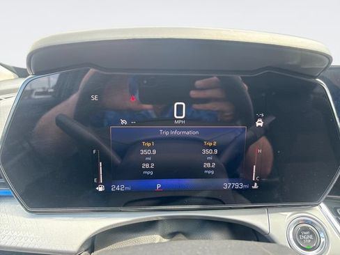 Used 2025 Chevrolet Trax LT FWD image 15