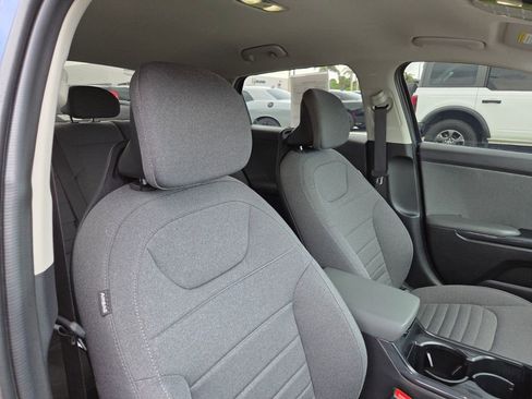 Used 2025 Kia K4 EX FWD image 11