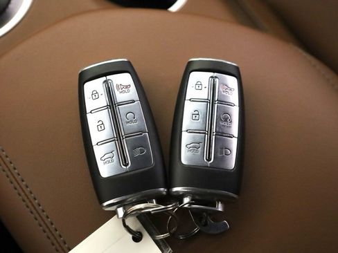 Used 2024 Genesis GV70 2.5T w/ Advanced Package image 43