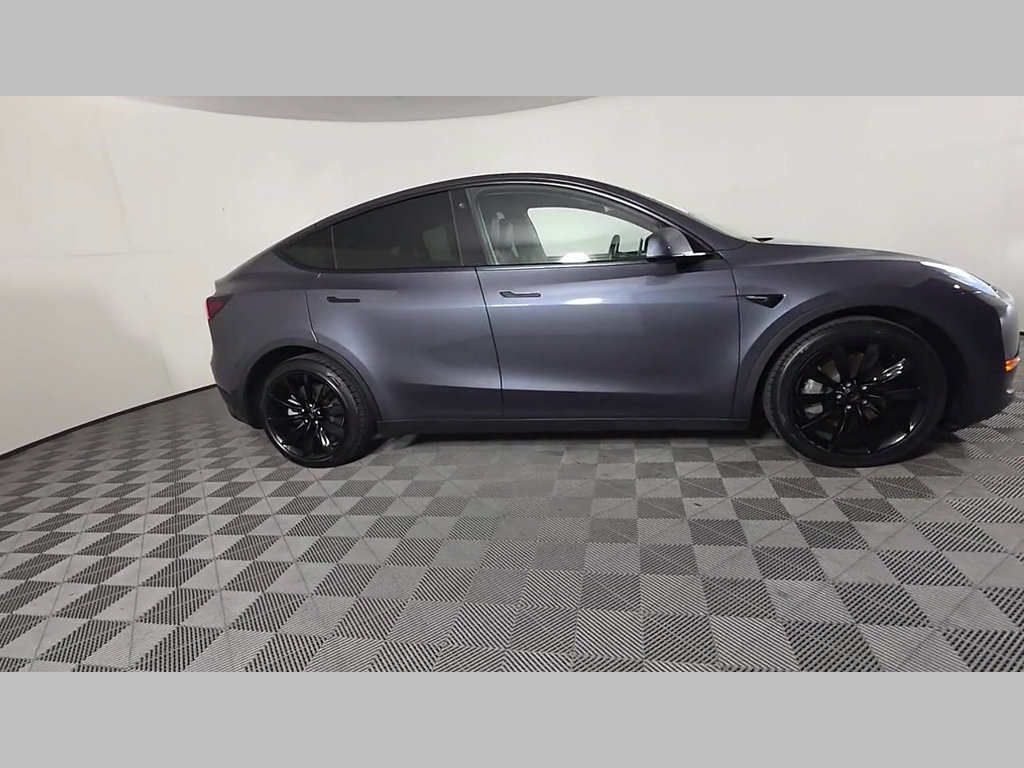 Used 2023 Tesla Model Y AWD image 36