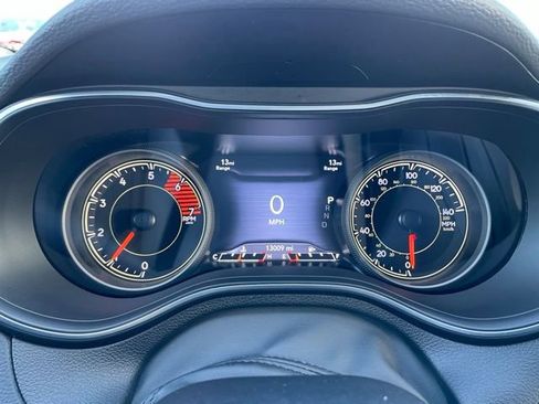 Used 2022 Jeep Cherokee Limited w/ Mopar Interior Package AWD/4WD image 18